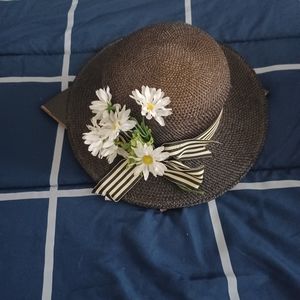 Ladies frank olive for lord & Taylor hat.